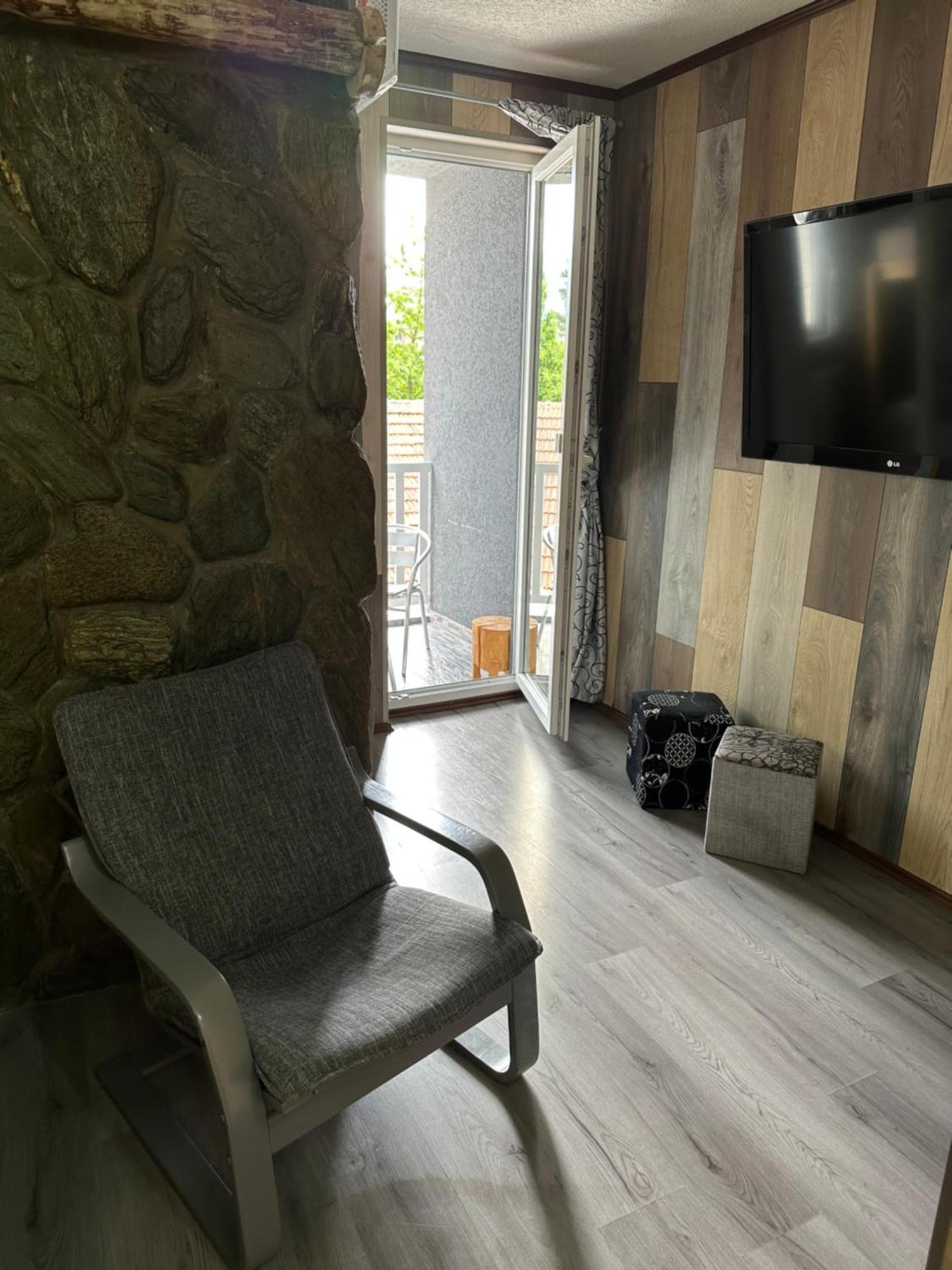 Apartments Park 2016 Surdulica Rom bilde